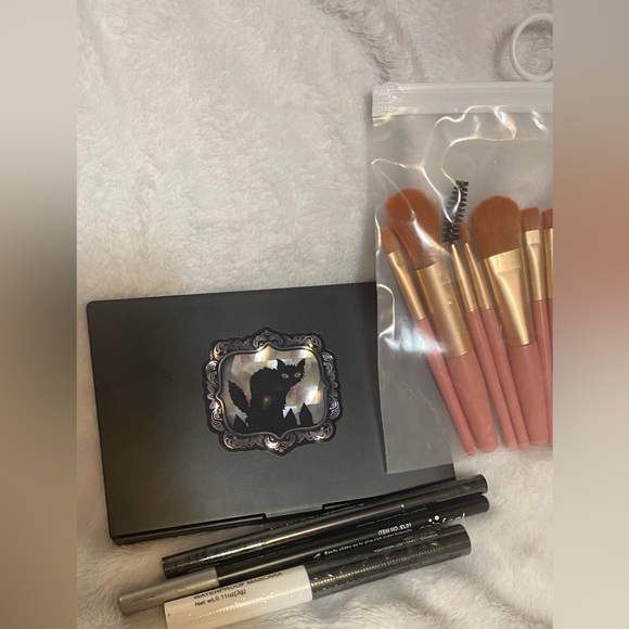 -Makeup Bundle- - Picture 2 of 10